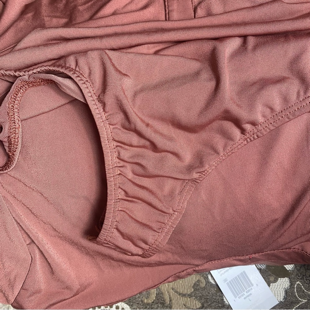 NWT Guess Bodysuit - Picture 11 of 13